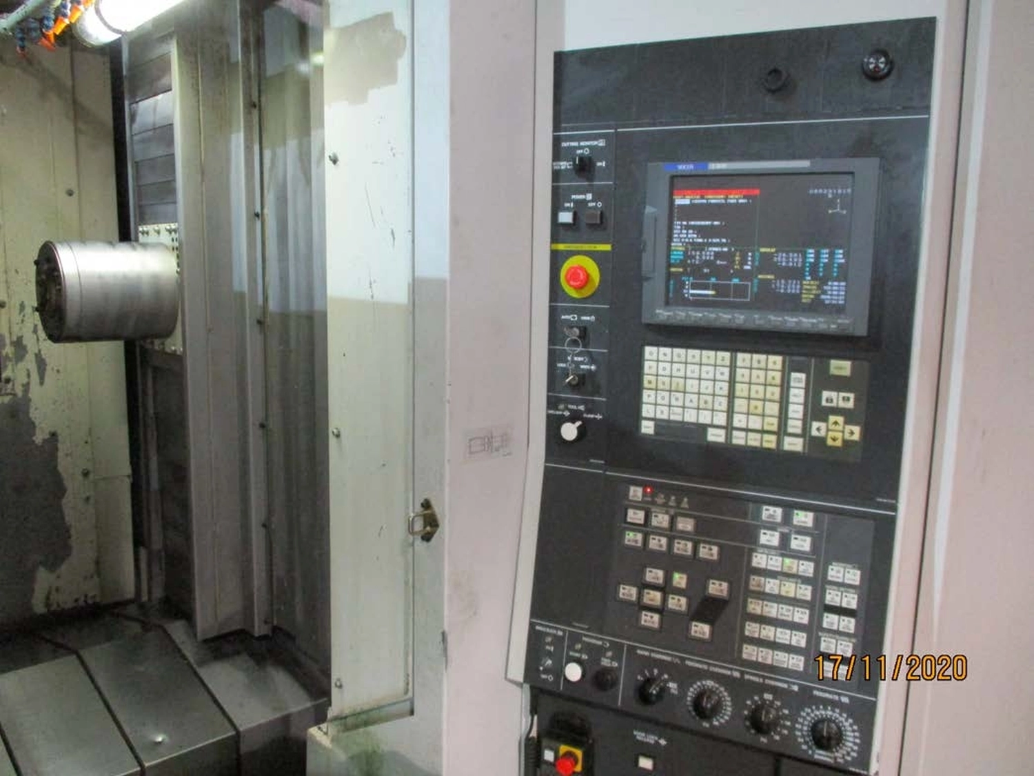 Wirtschaftsingenieure mit Schutzhelmen